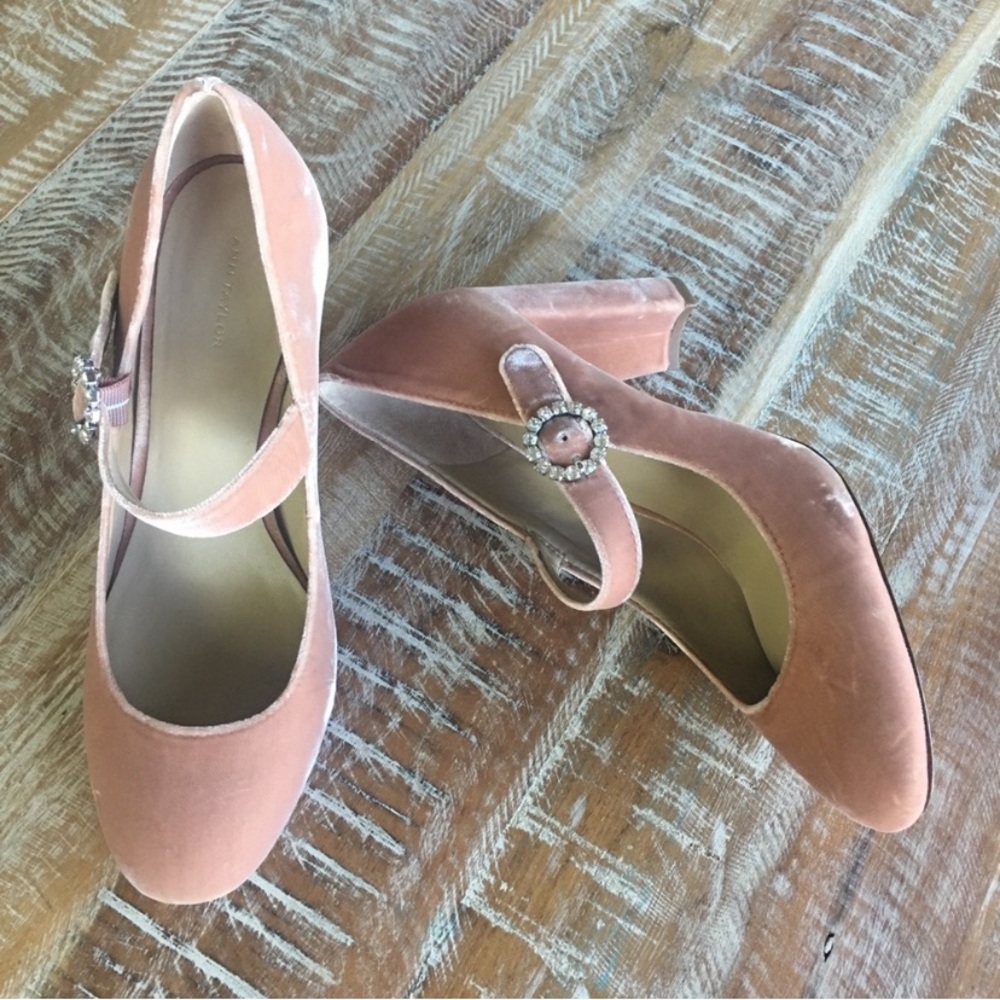 Ann Taylor Elaine velvet Mary Jane pumps - Picture 2 of 5